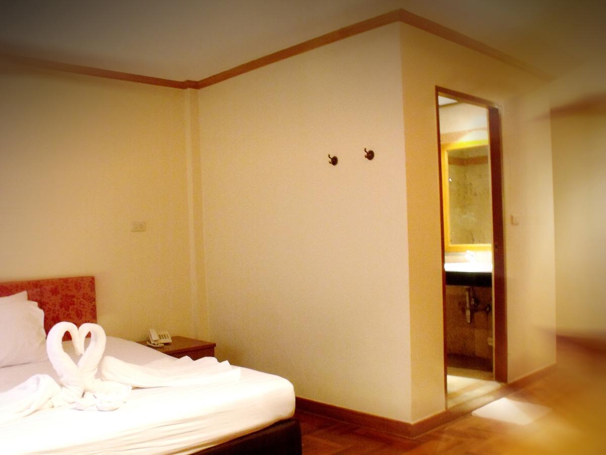 Bbb Inn Бангкок Номер фото